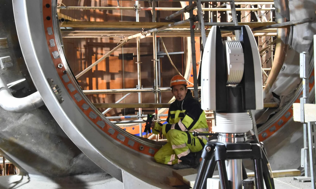 Leica AT960 Large-Scale Dimensional Inspection Leica AT960 supporting dimensional inspection of large industrial components