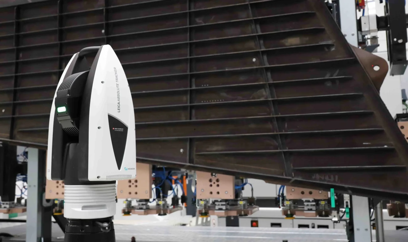 Leica Absolute Tracker ATS800 for large-scale industrial inspection