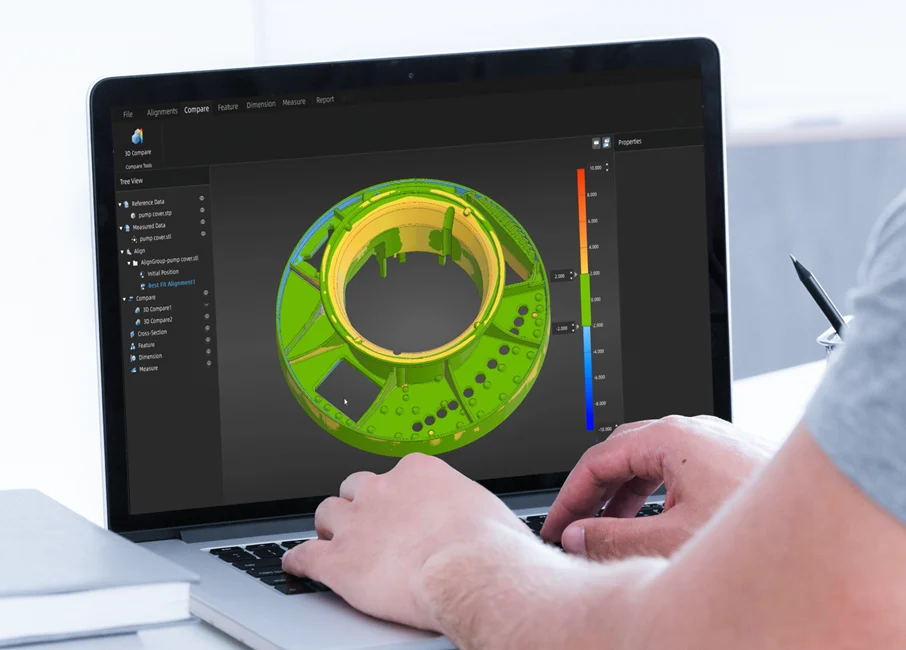 SHINING3D Inspect Desktop 3D Inspection Workflow Operator using SHINING3D Inspect on a laptop to review 3D color-map deviation analysis